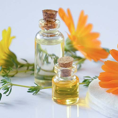 aromathérapie pot de crème composés aromatiques extraits de plantespharmacie de la Mairie